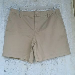 ST. JOHN'S BAY Shorts Size 16 NWOT